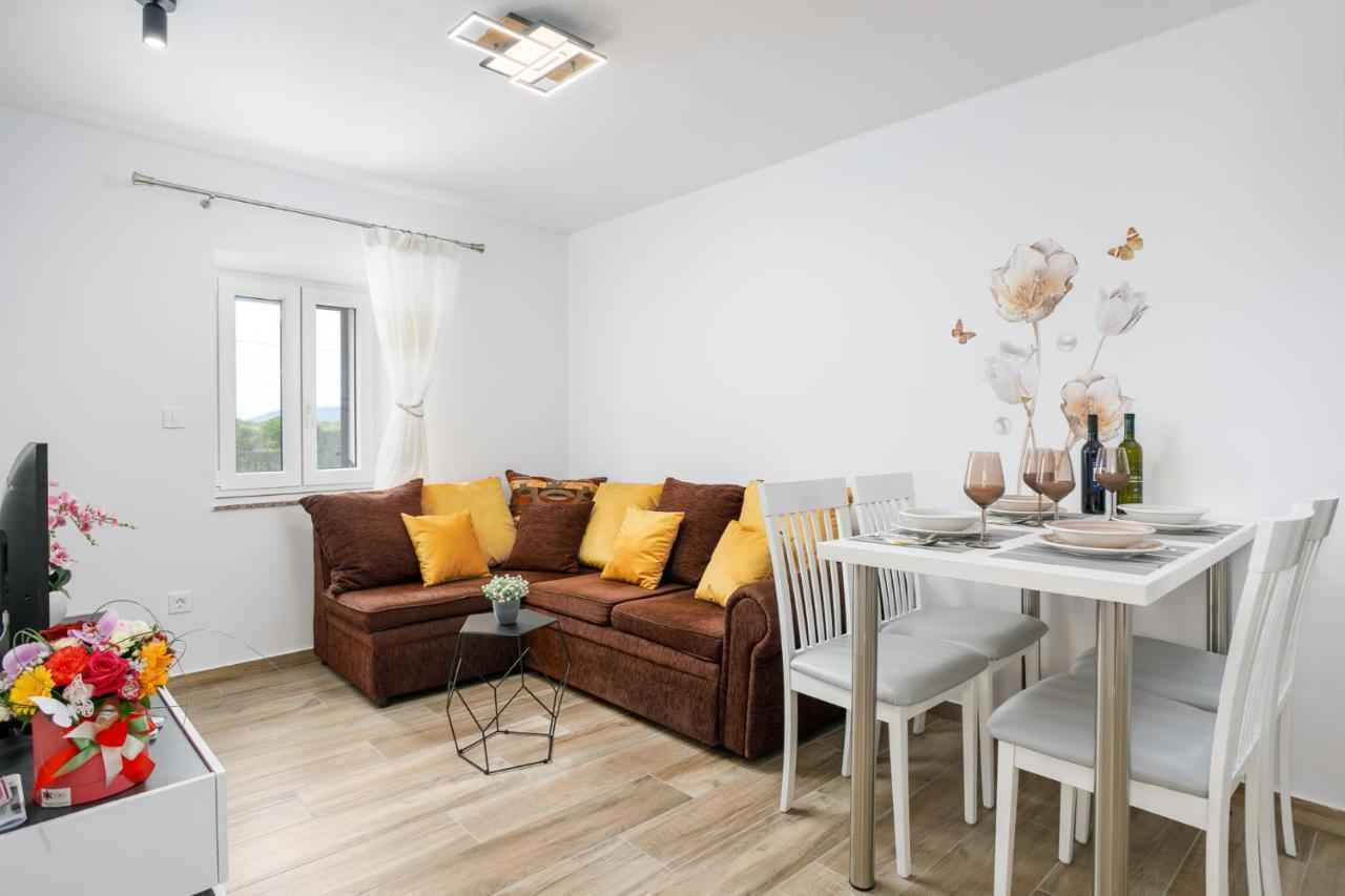 Apartment Ivana มาลินสกา ภายนอก รูปภาพ